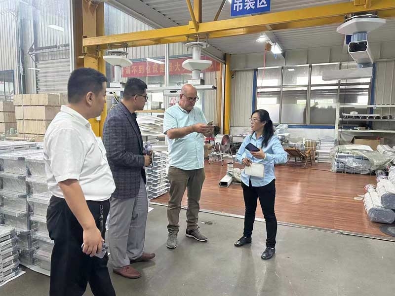 熱烈歡迎MR.Basern蒞臨參觀辰宏醫療科技有限公司